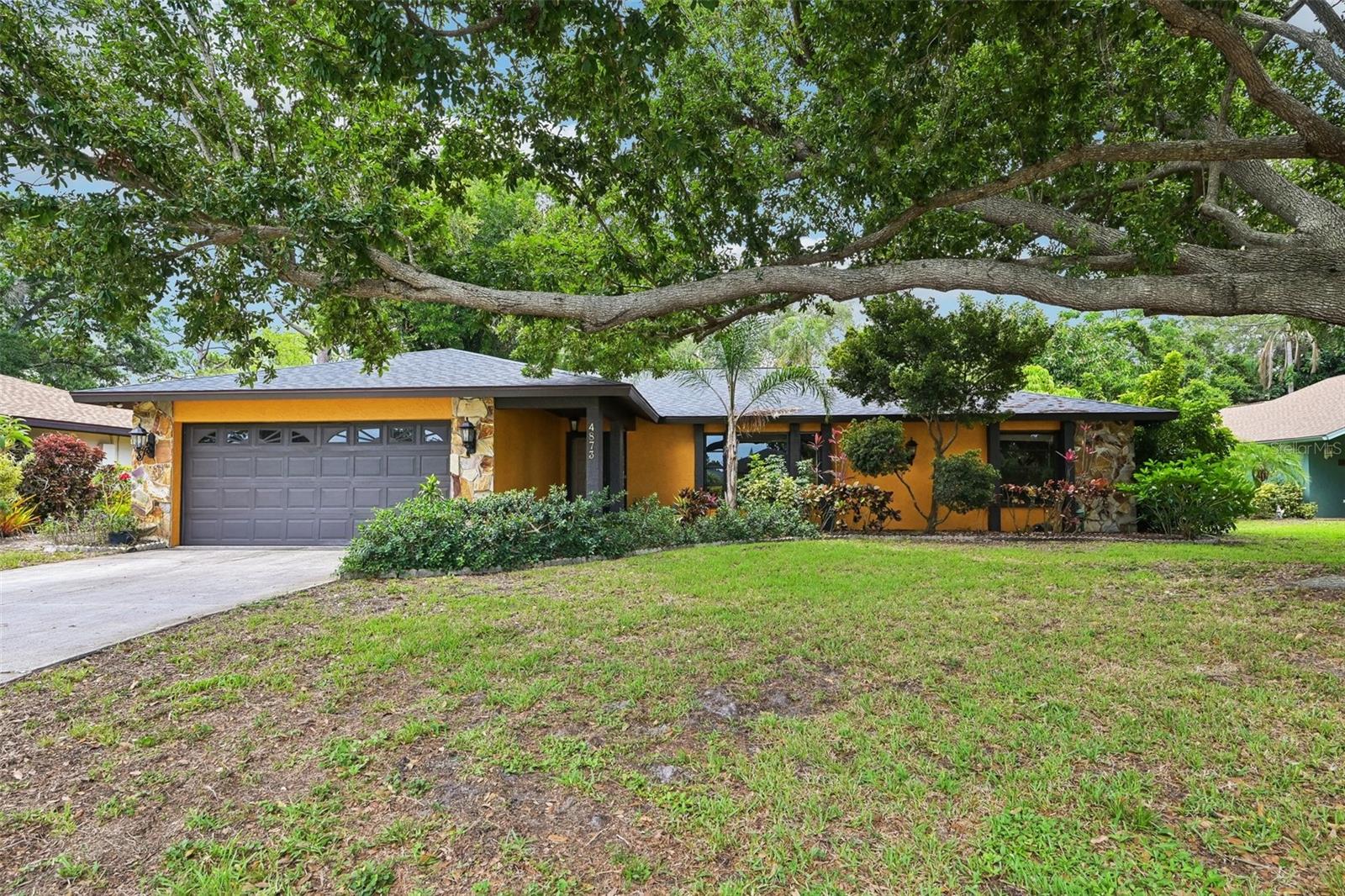 BENEVA PINES - Residential