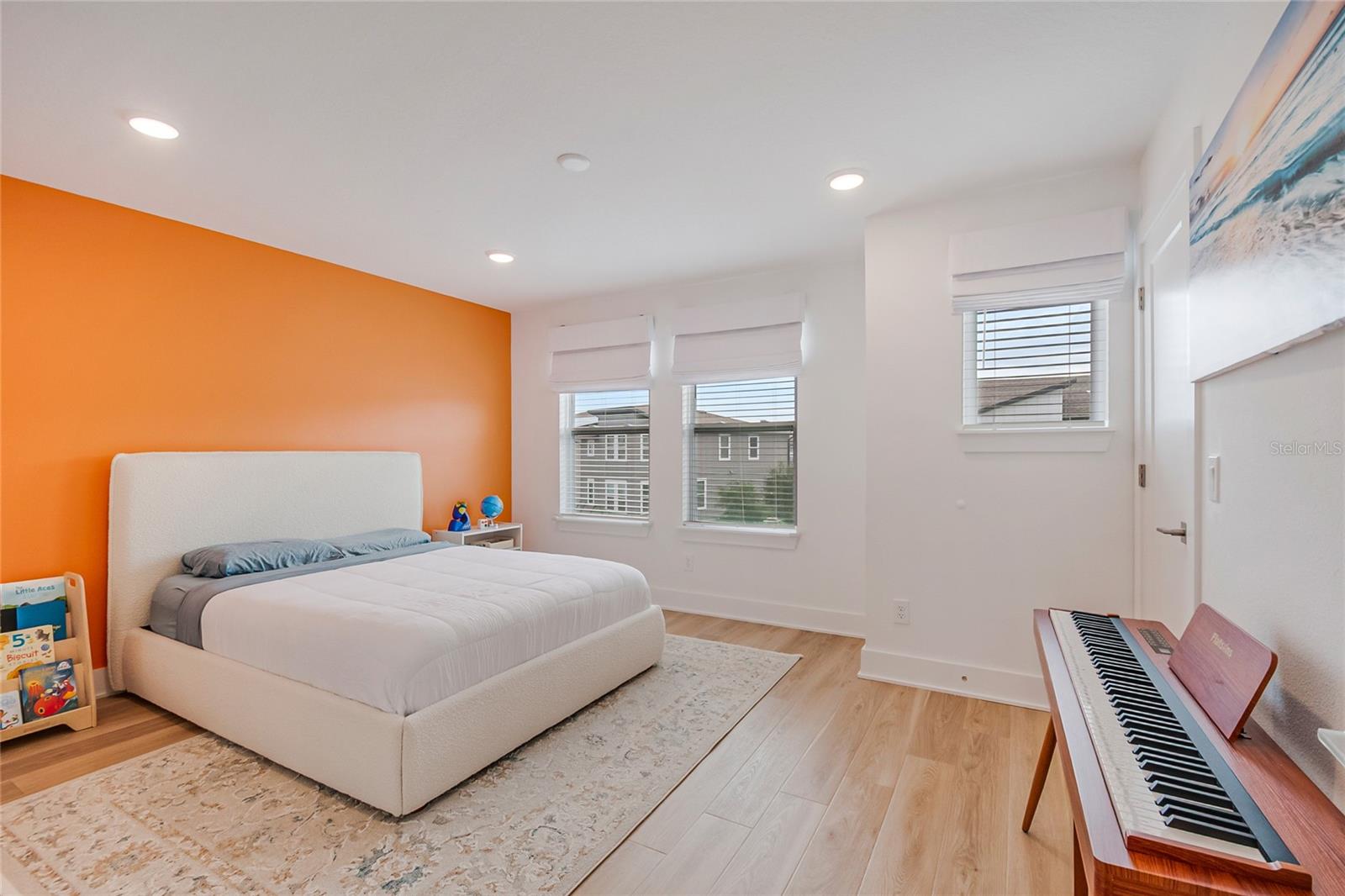 LAUREATE PARK NBRHD CENTER PH 3 - Residential