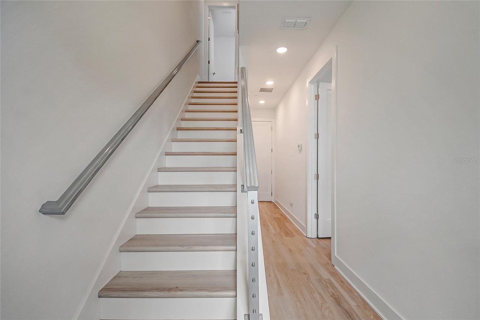 LAUREATE PARK NBRHD CENTER PH 3 - Residential
