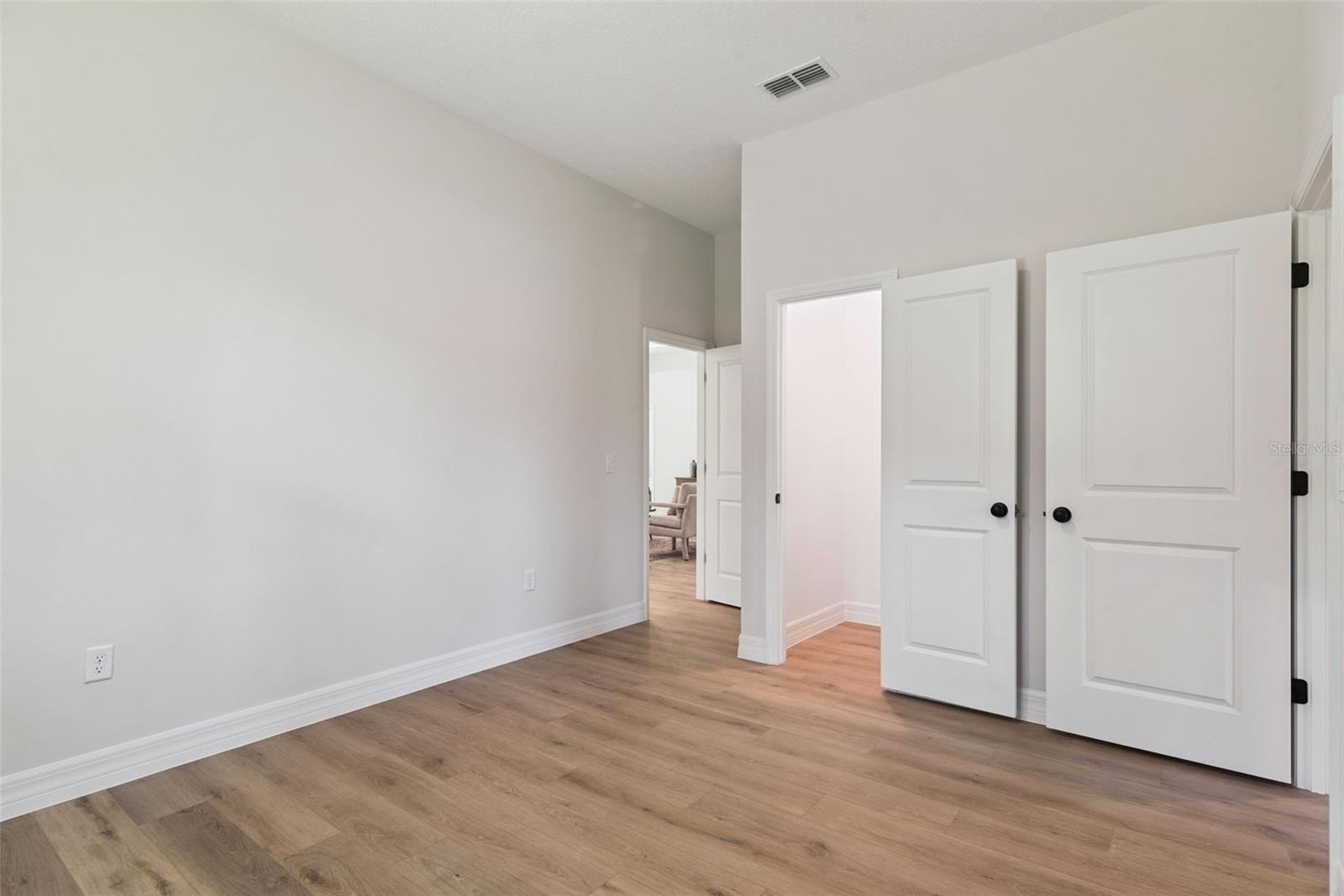 ROYAL TRAILS UNIT 01 - Residential