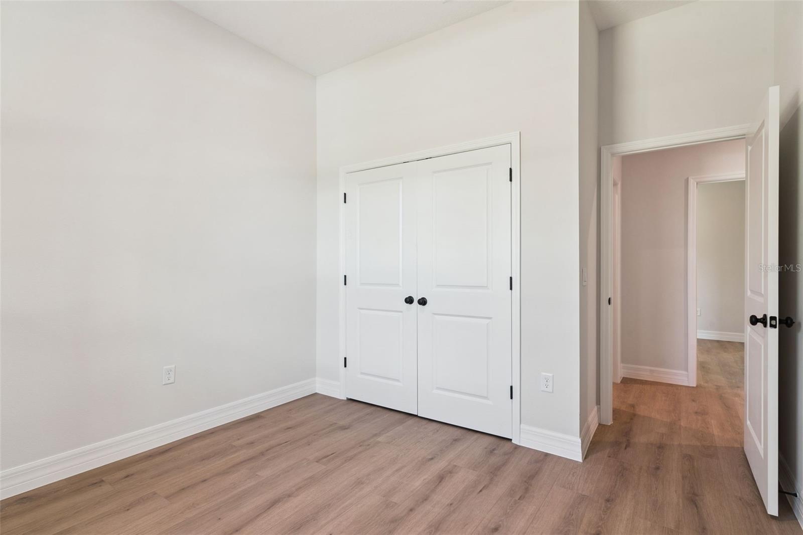 ROYAL TRAILS UNIT 01 - Residential