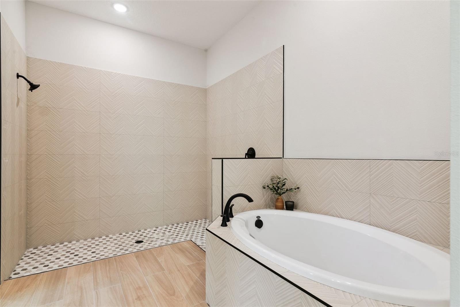 ROYAL TRAILS UNIT 01 - Residential