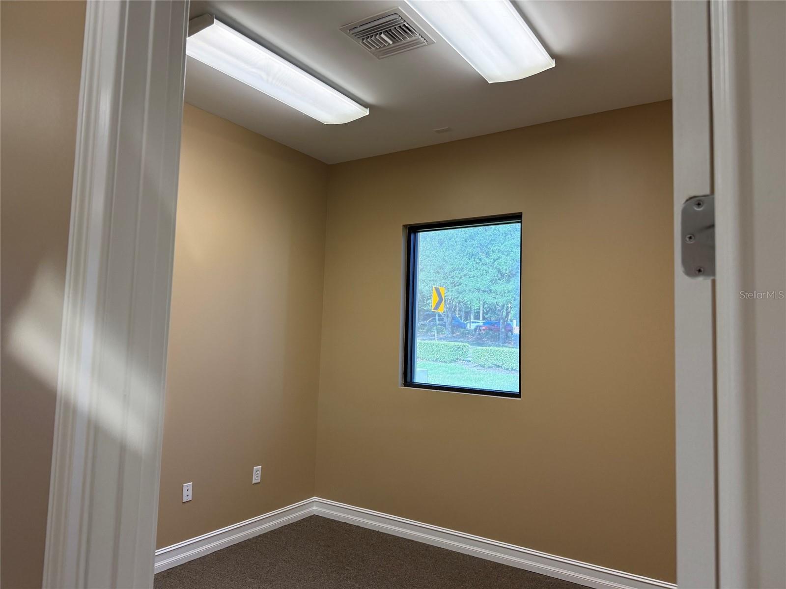 CIARA CREEK EXECUTIVE CENTRE - Commercial Lease