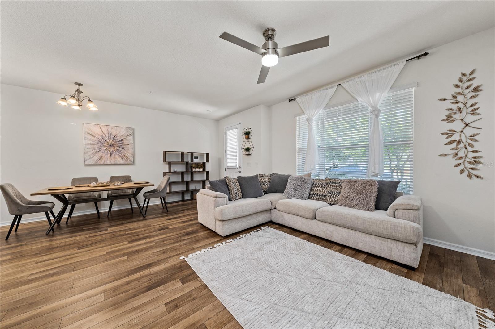 RANDAL WALK - Residential