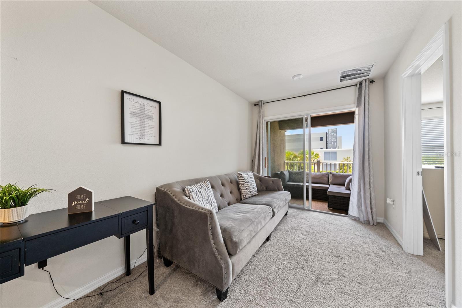 RANDAL WALK - Residential