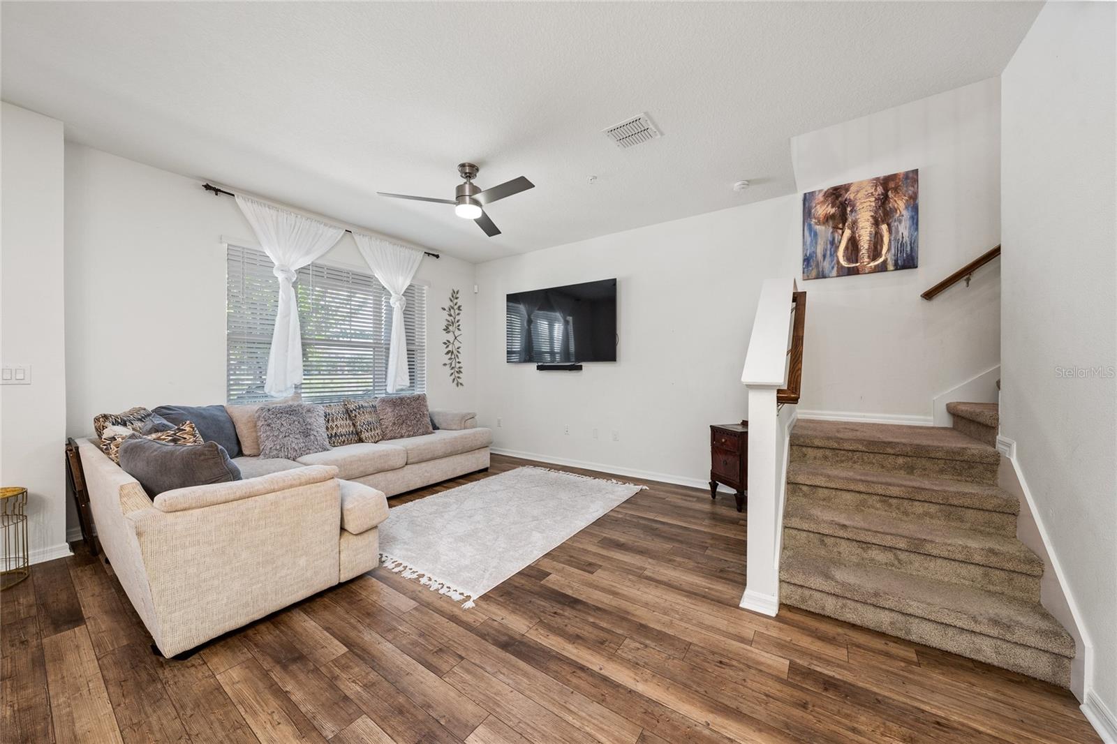 RANDAL WALK - Residential