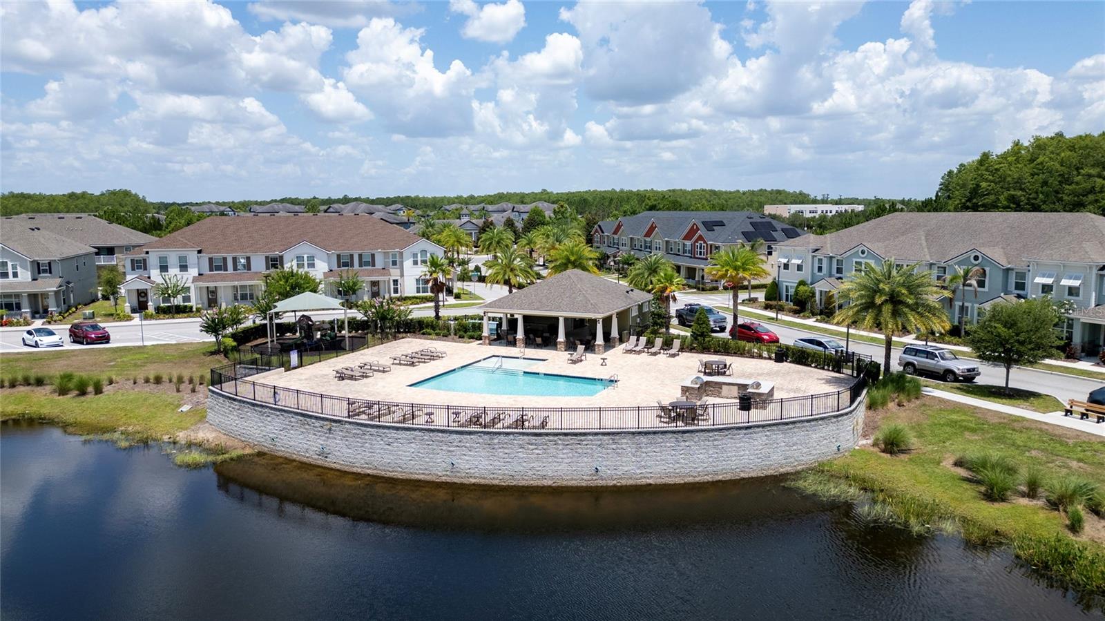 RANDAL WALK - Residential