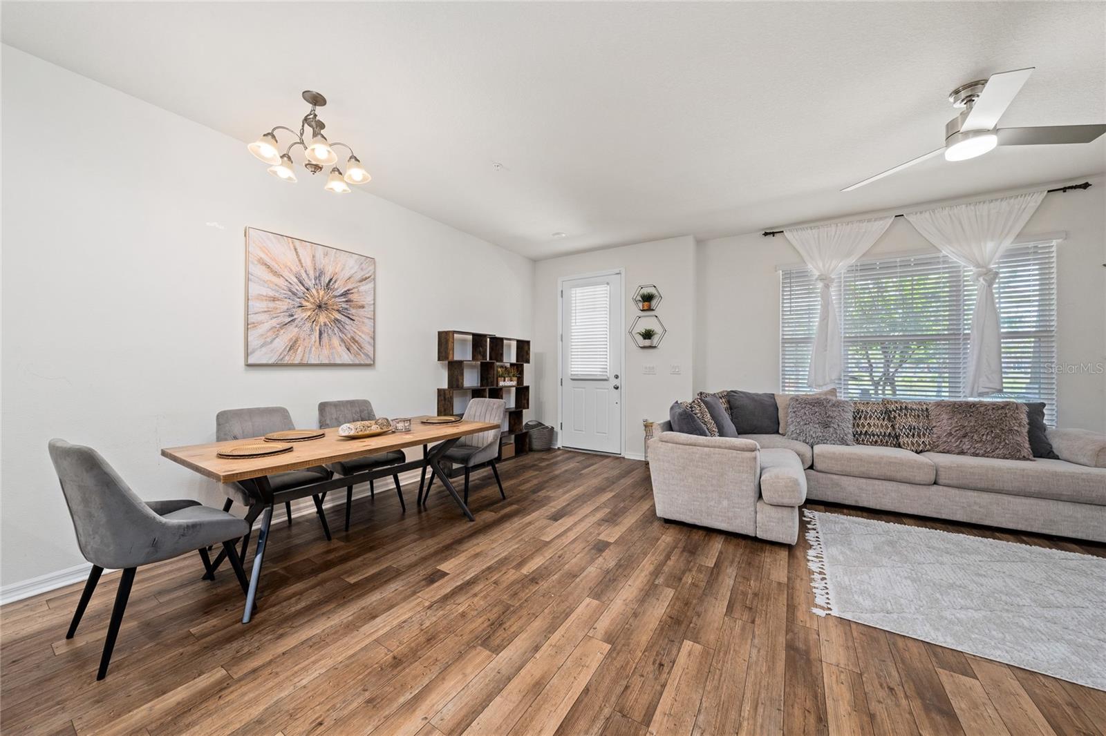 RANDAL WALK - Residential