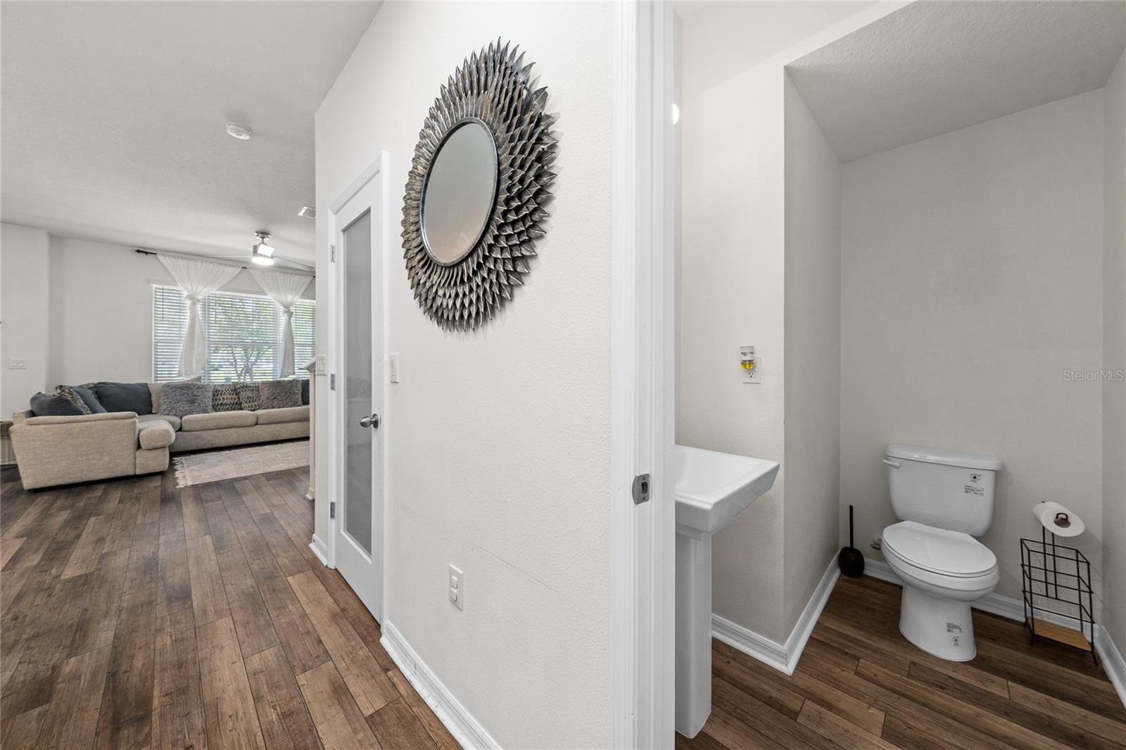 RANDAL WALK - Residential