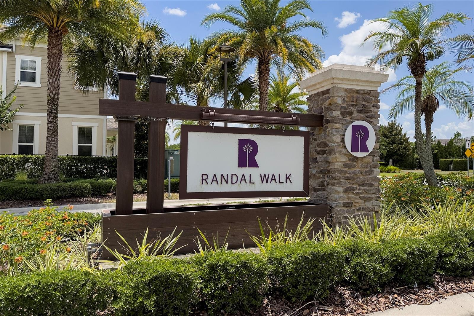 RANDAL WALK - Residential