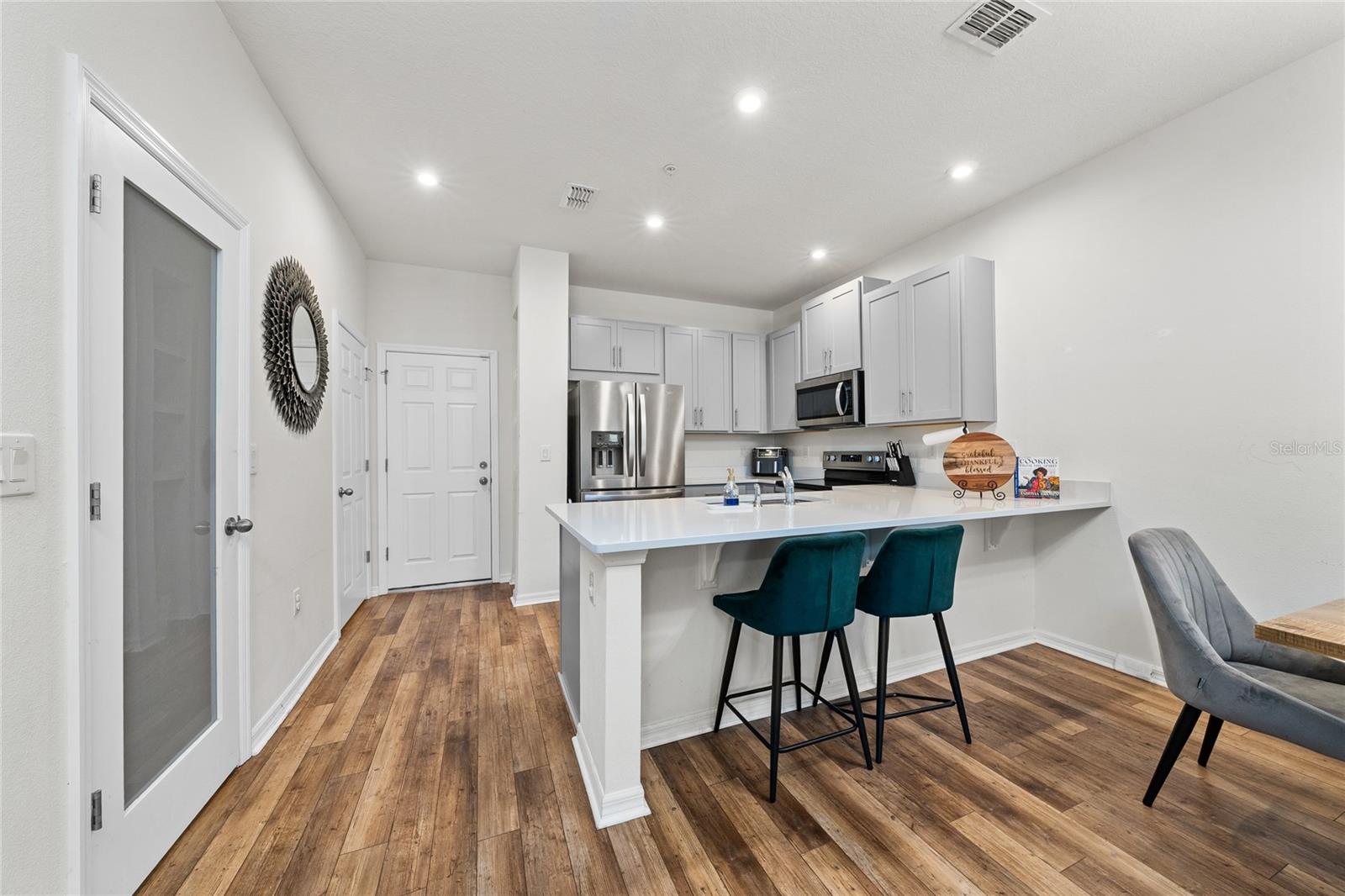 RANDAL WALK - Residential