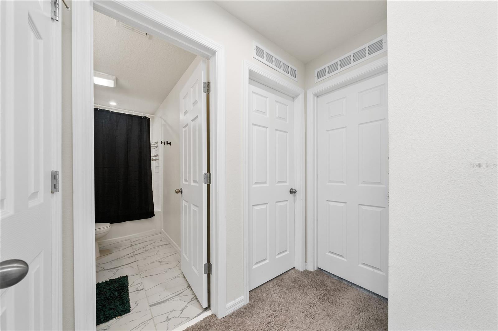 RANDAL WALK - Residential