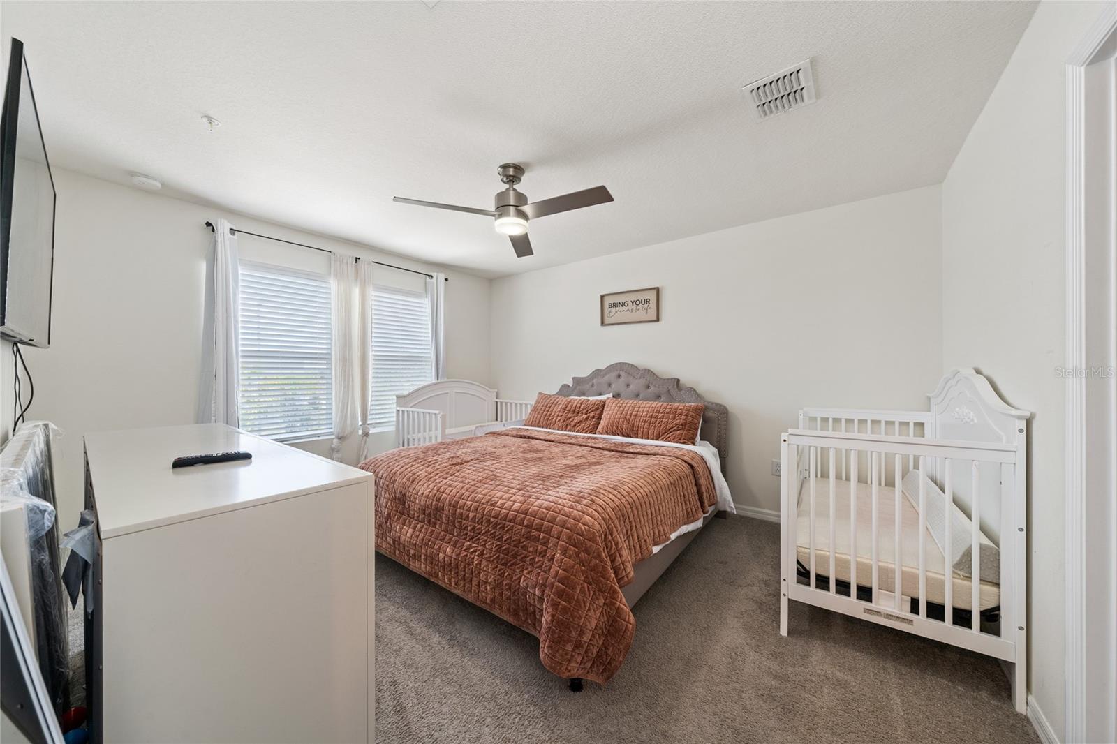 RANDAL WALK - Residential