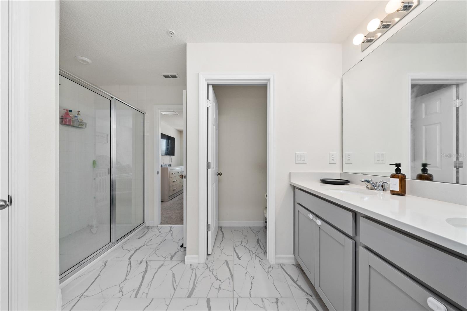 RANDAL WALK - Residential