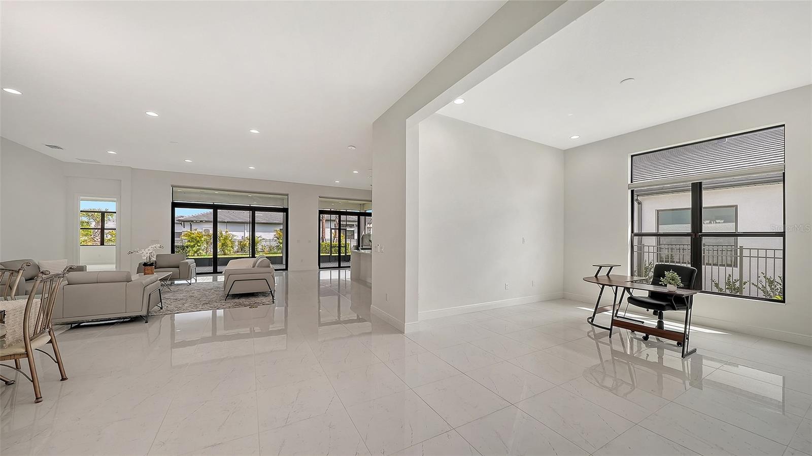 ARTISTRY SARASOTA - Residential