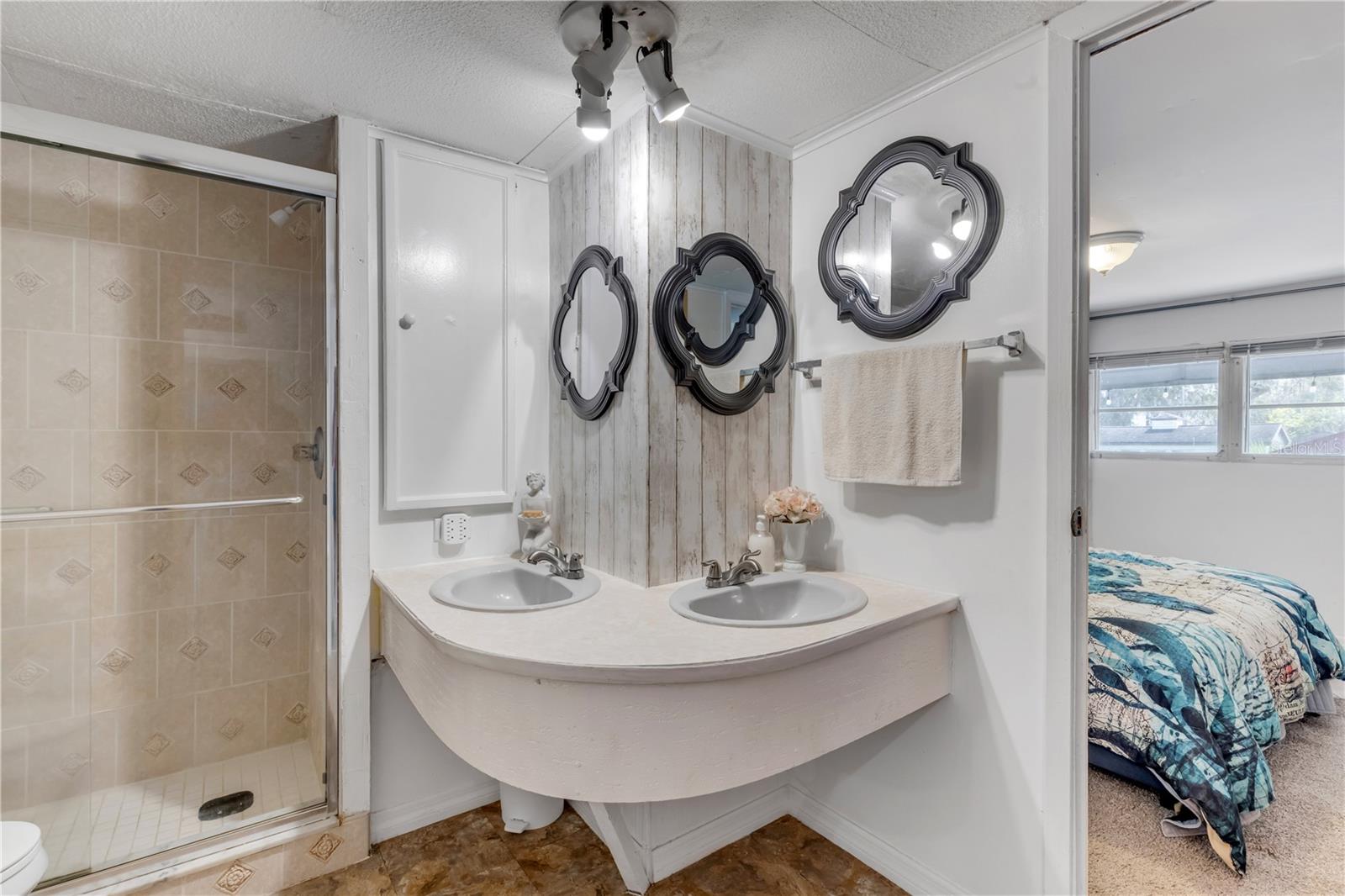 INDIAN HARBOR ESTATES UNIT 04 - Residential