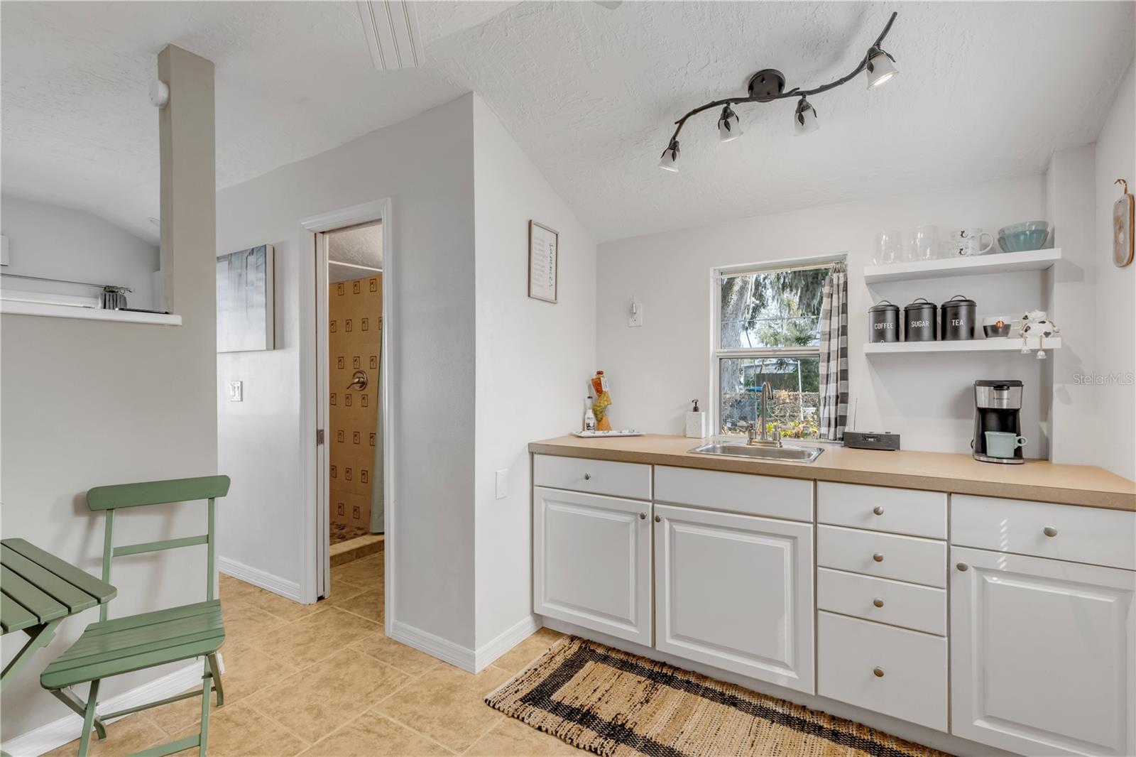 INDIAN HARBOR ESTATES UNIT 04 - Residential
