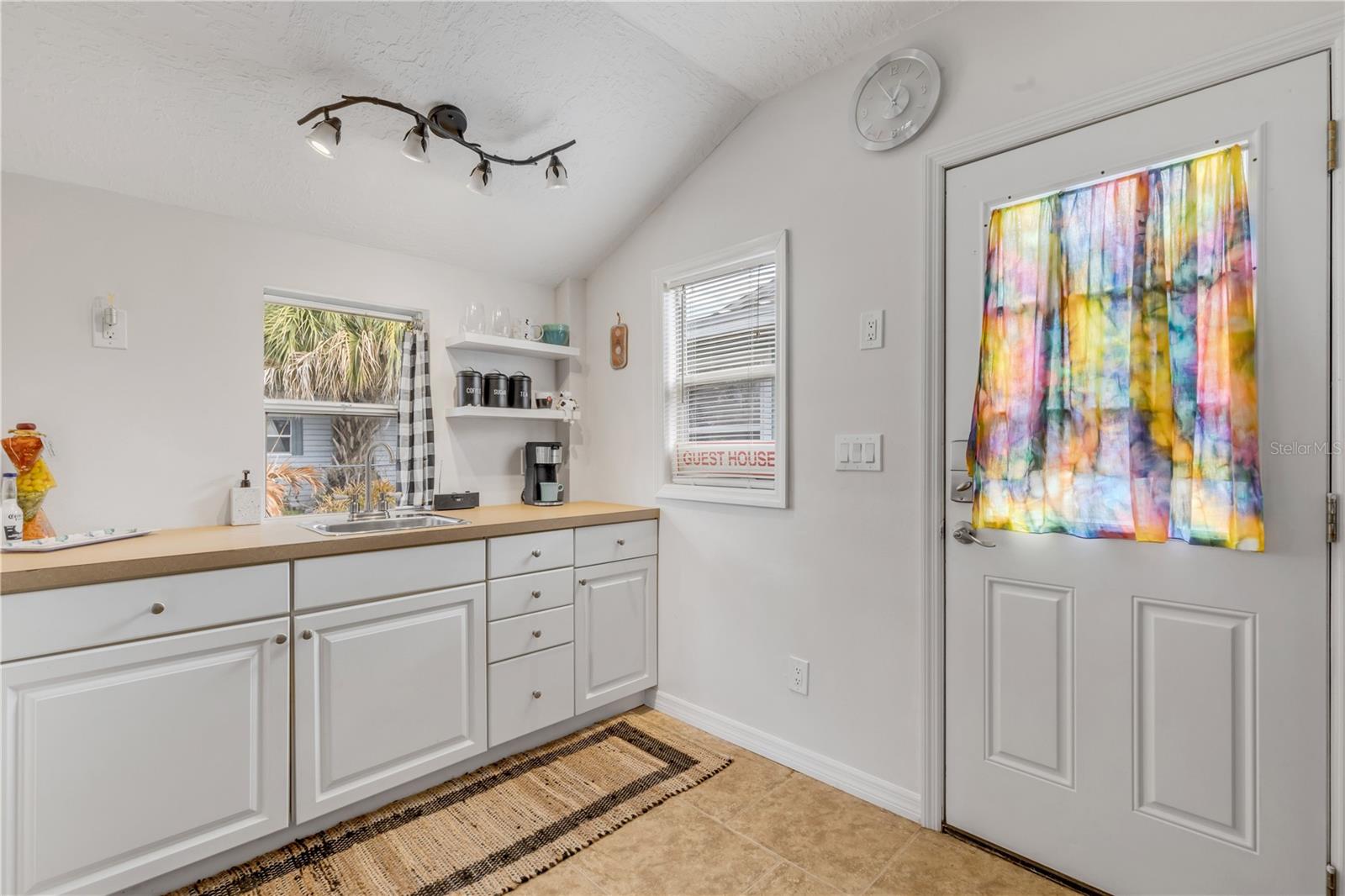 INDIAN HARBOR ESTATES UNIT 04 - Residential