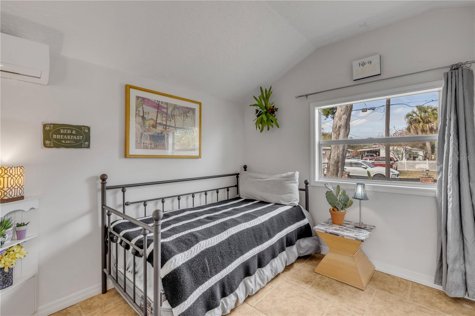 INDIAN HARBOR ESTATES UNIT 04 - Residential