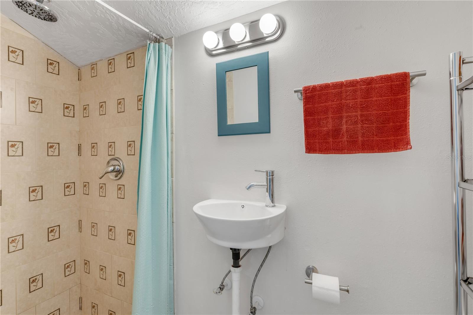INDIAN HARBOR ESTATES UNIT 04 - Residential