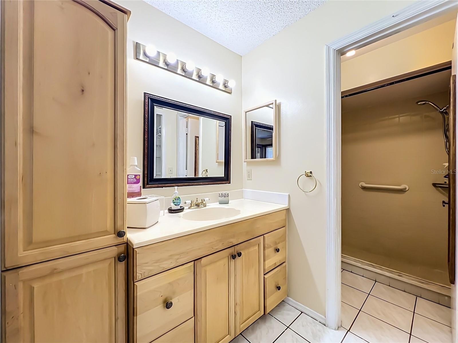 BVL LAKEPOINTE TWNHMS - Residential