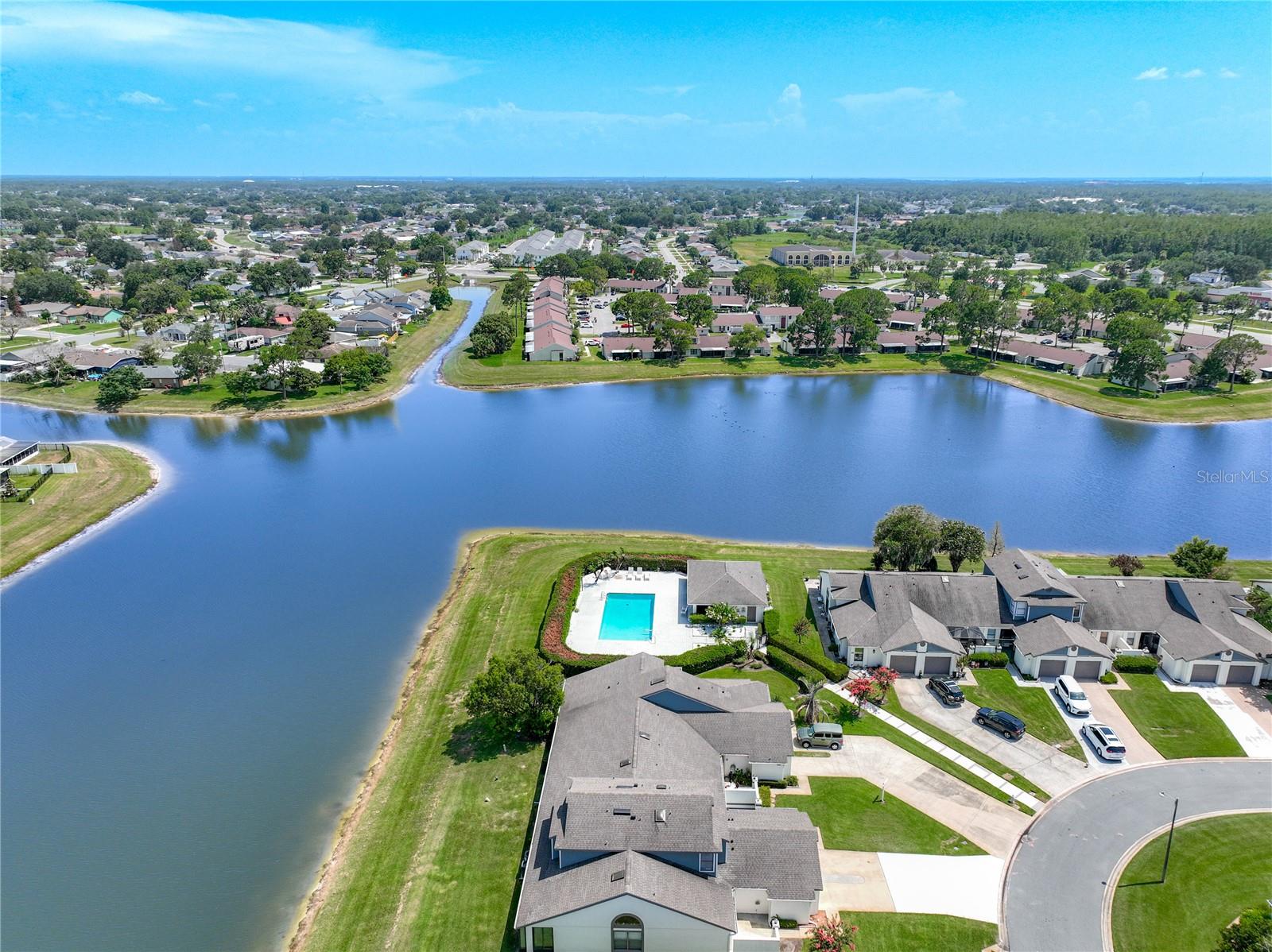 BVL LAKEPOINTE TWNHMS - Residential