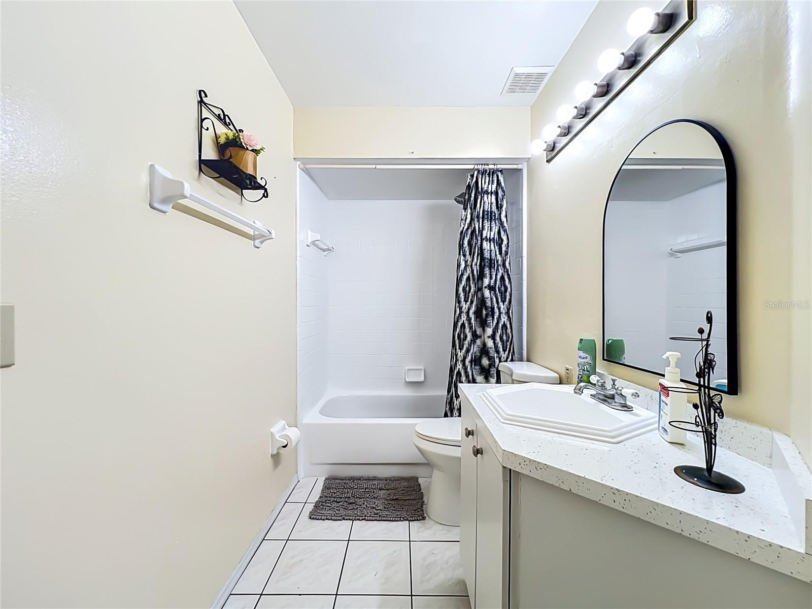 BVL LAKEPOINTE TWNHMS - Residential