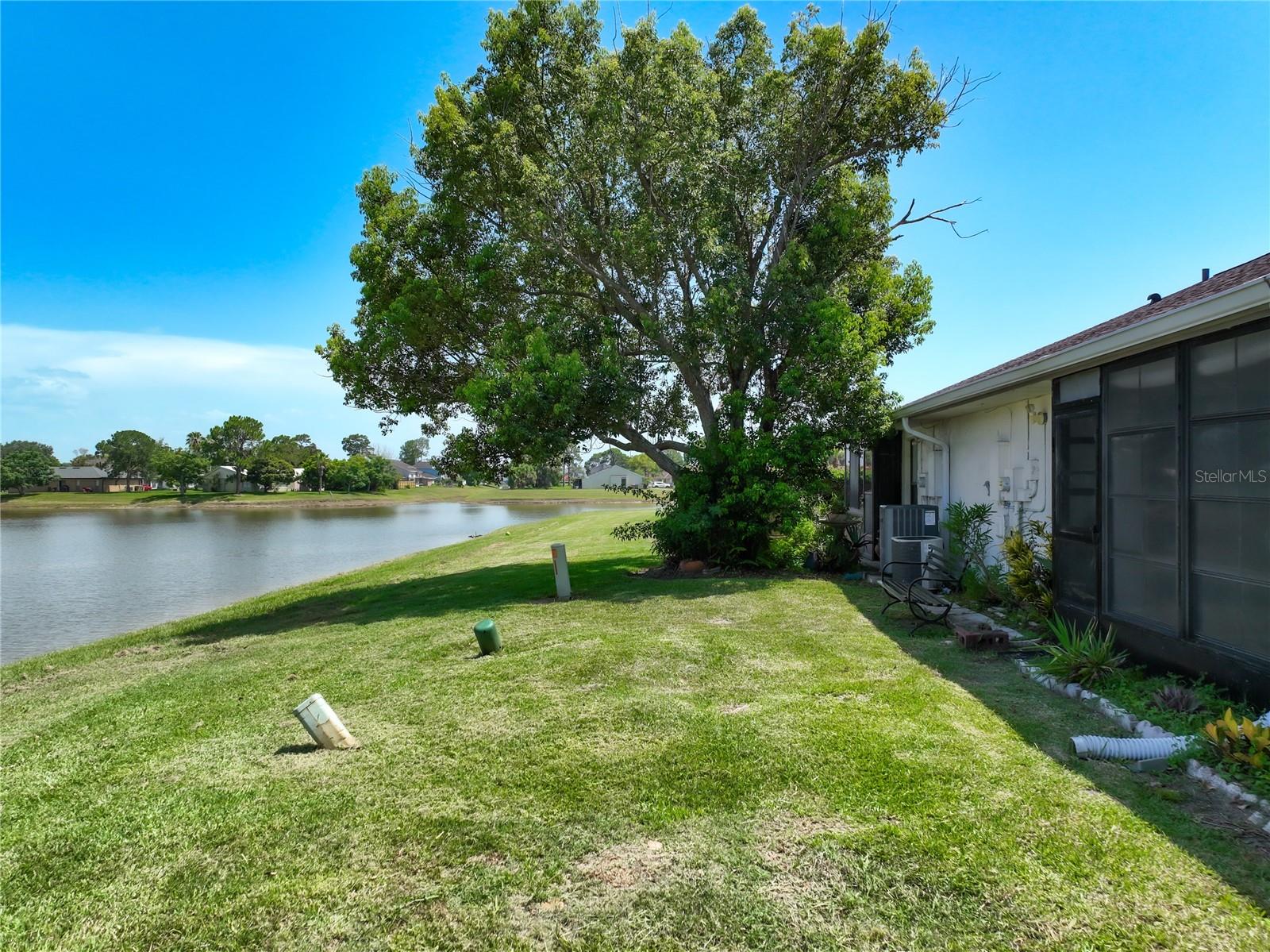 BVL LAKEPOINTE TWNHMS - Residential