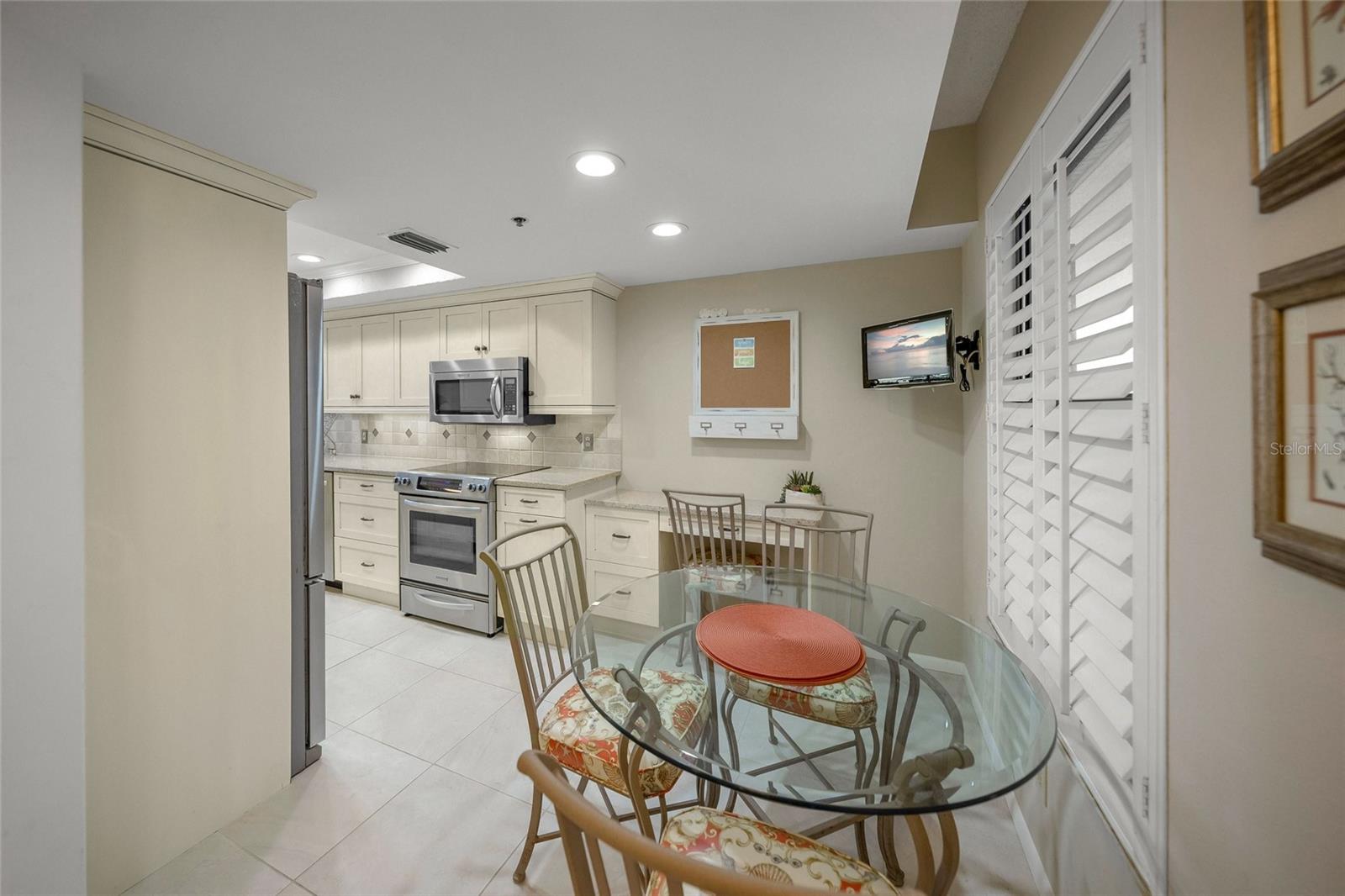 GULF & BAY CLUB PH 6 - Residential