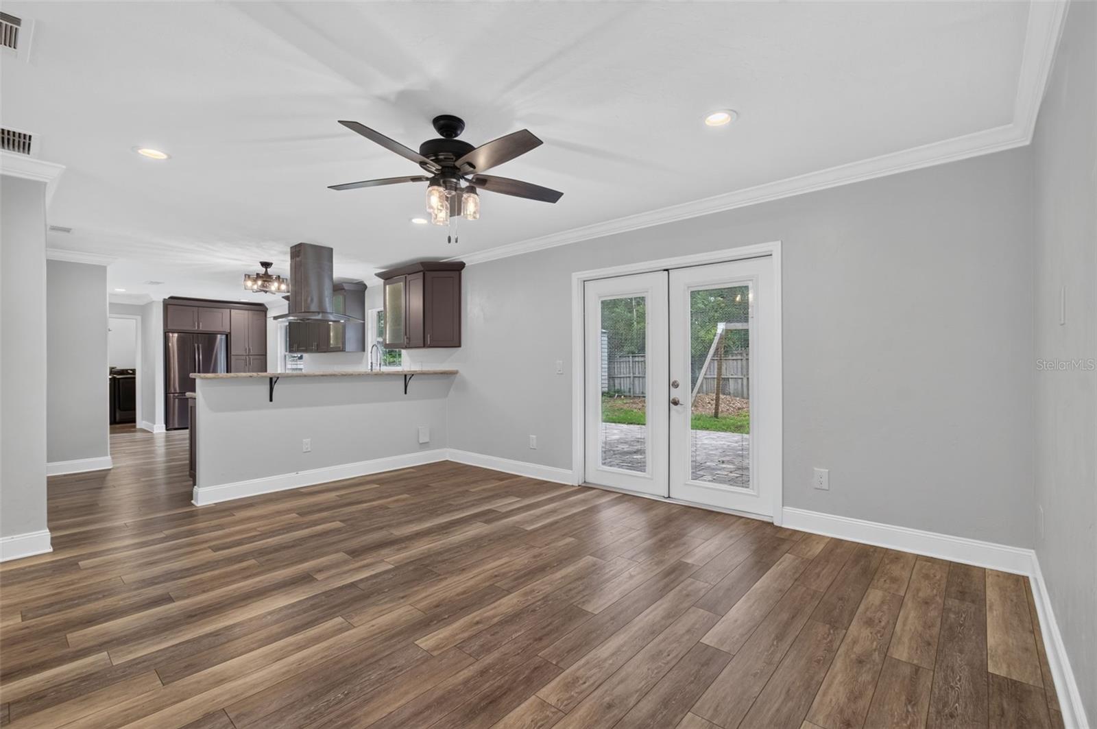 HIDDEN OAKS - Residential