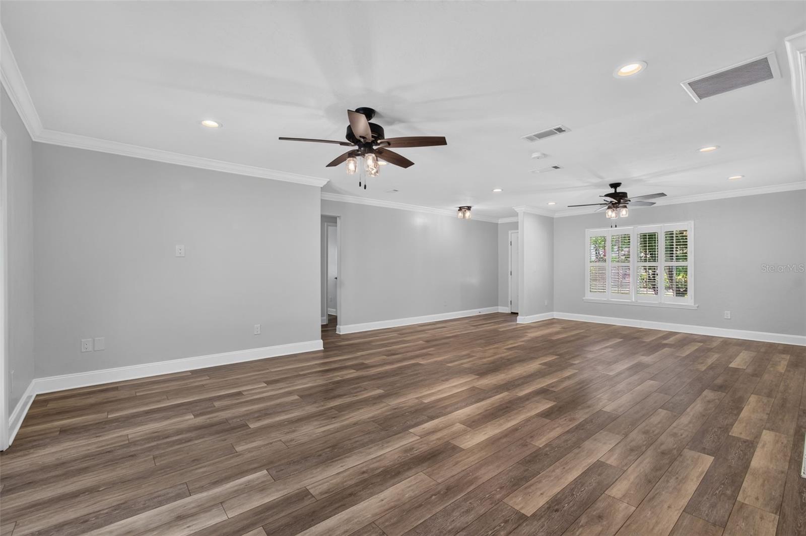 HIDDEN OAKS - Residential