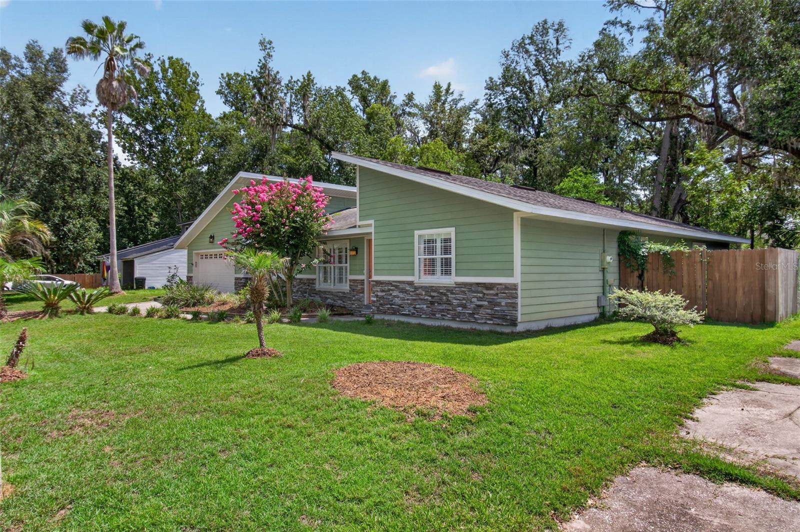 HIDDEN OAKS - Residential