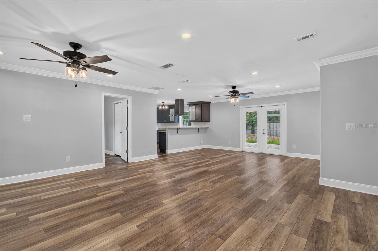 HIDDEN OAKS - Residential