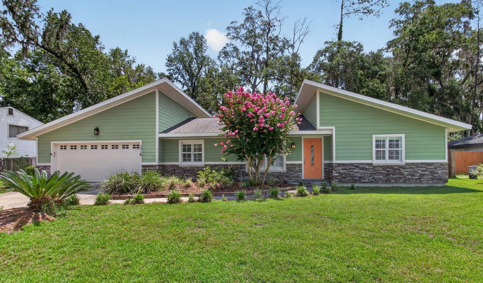 HIDDEN OAKS - Residential