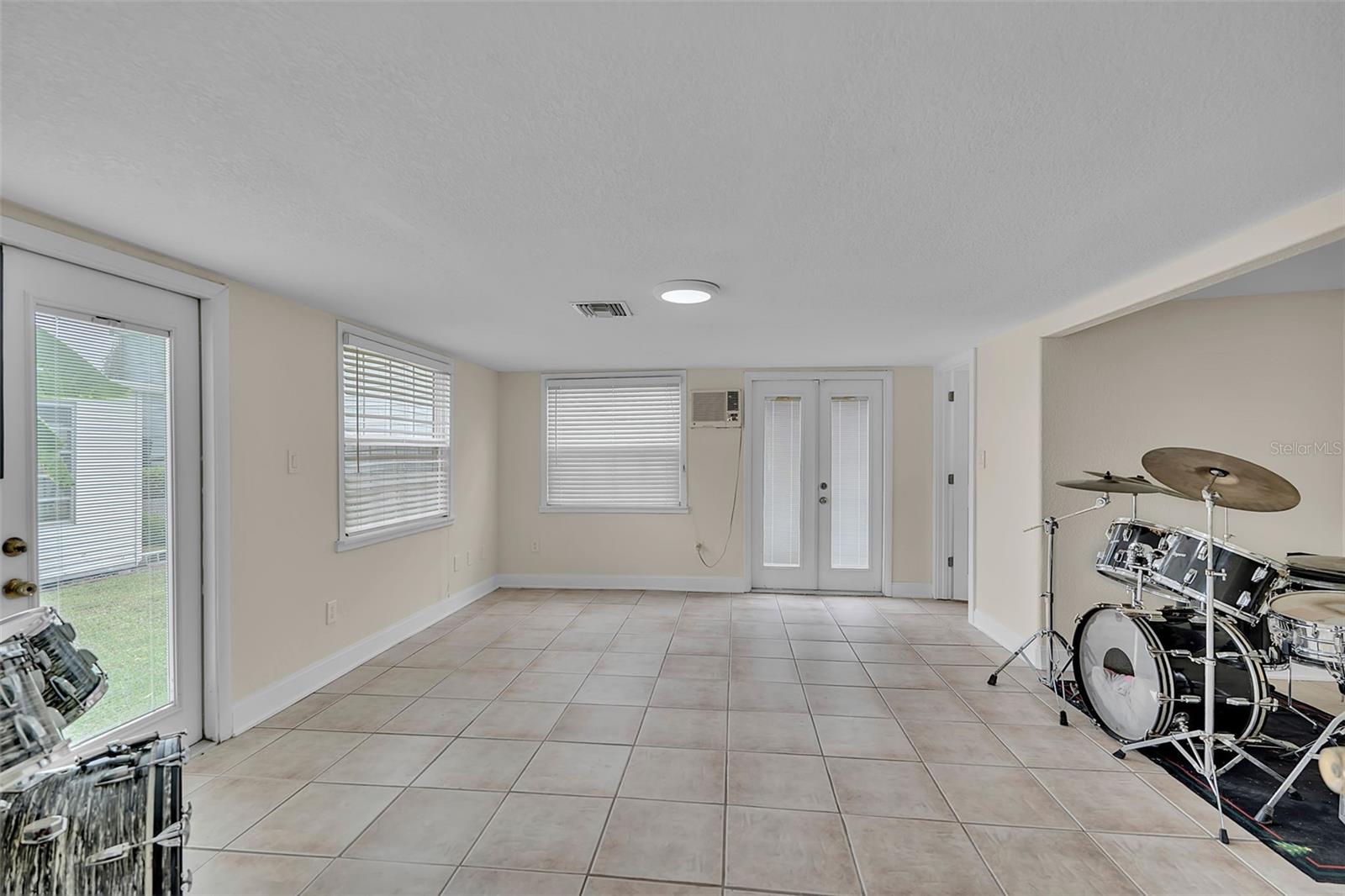 HIGHLAND SHORES SECOND UNIT - Residential