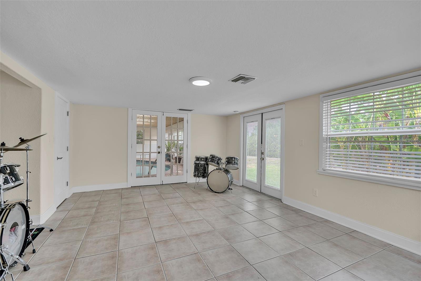 HIGHLAND SHORES SECOND UNIT - Residential