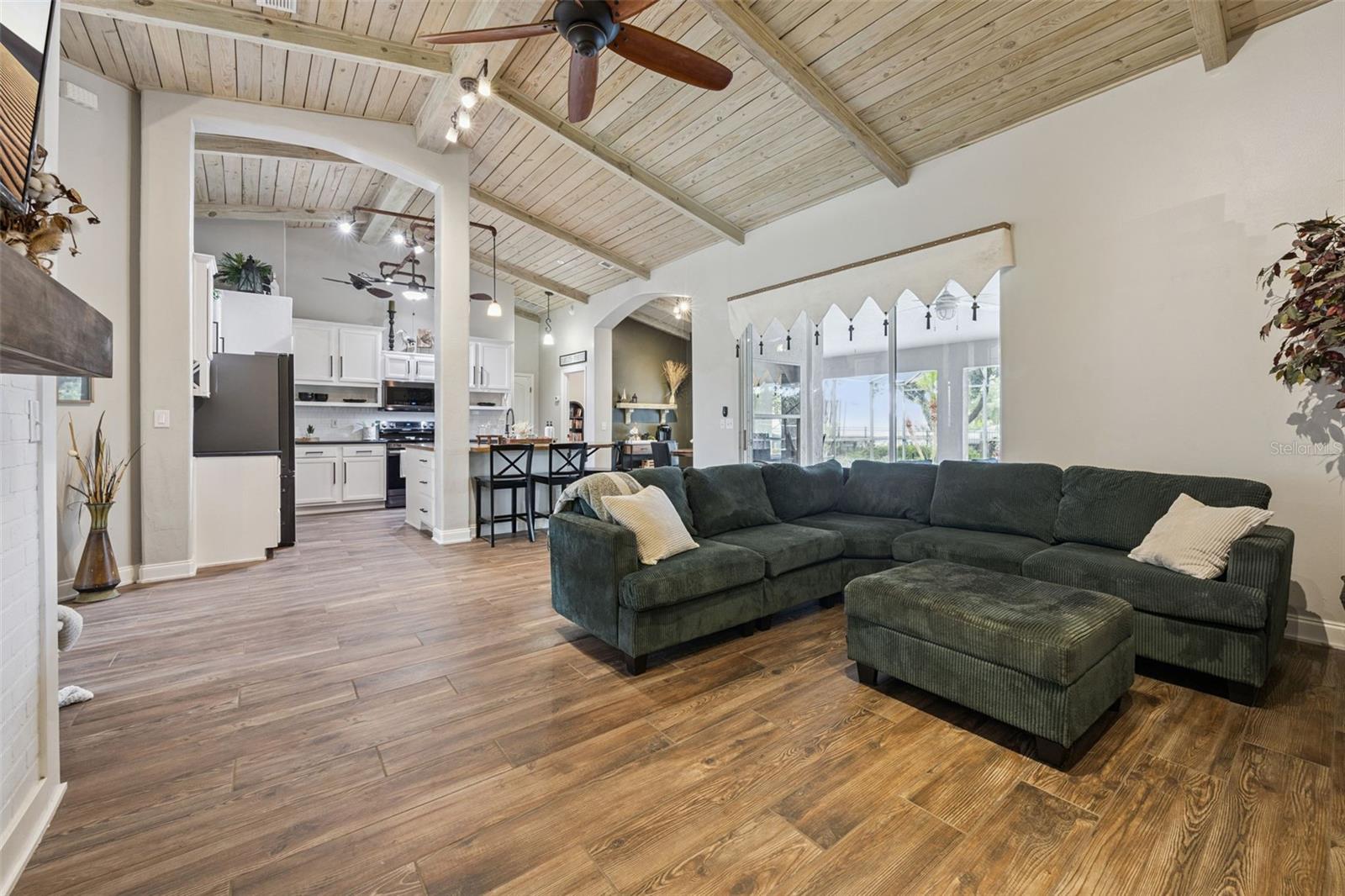 CRESCENT LAKE CLUB THIRD ADD - Residential
