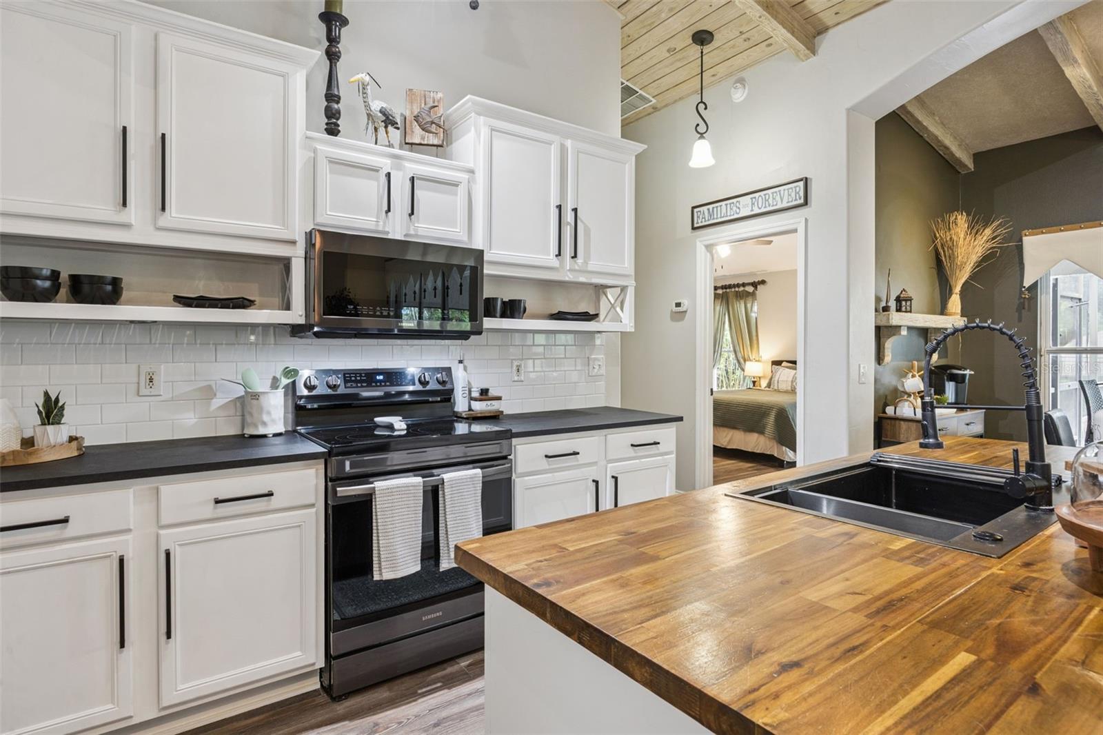 CRESCENT LAKE CLUB THIRD ADD - Residential