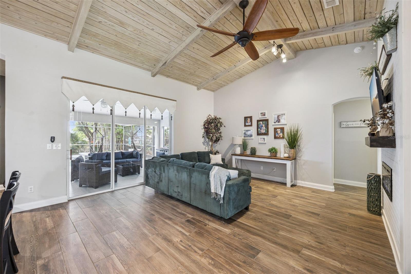 CRESCENT LAKE CLUB THIRD ADD - Residential