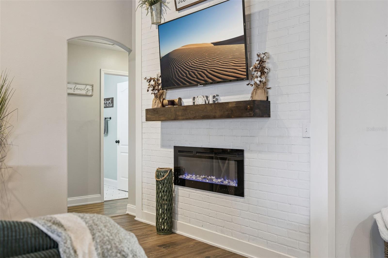 CRESCENT LAKE CLUB THIRD ADD - Residential