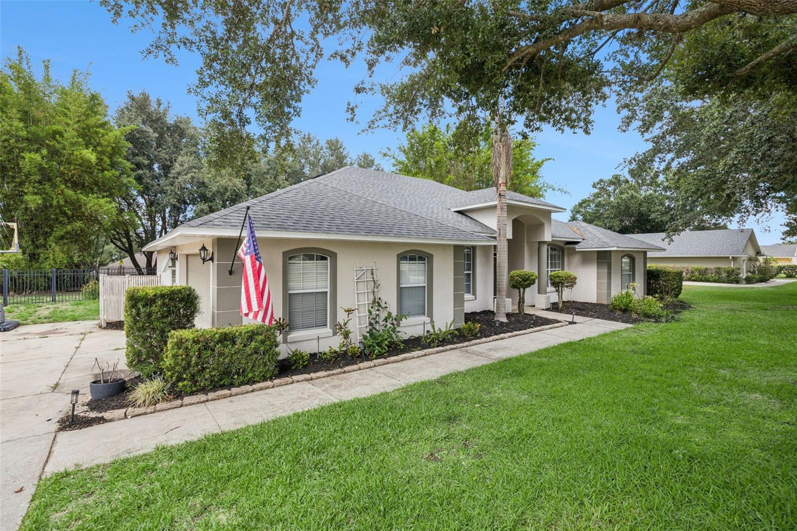 CRESCENT LAKE CLUB THIRD ADD - Residential