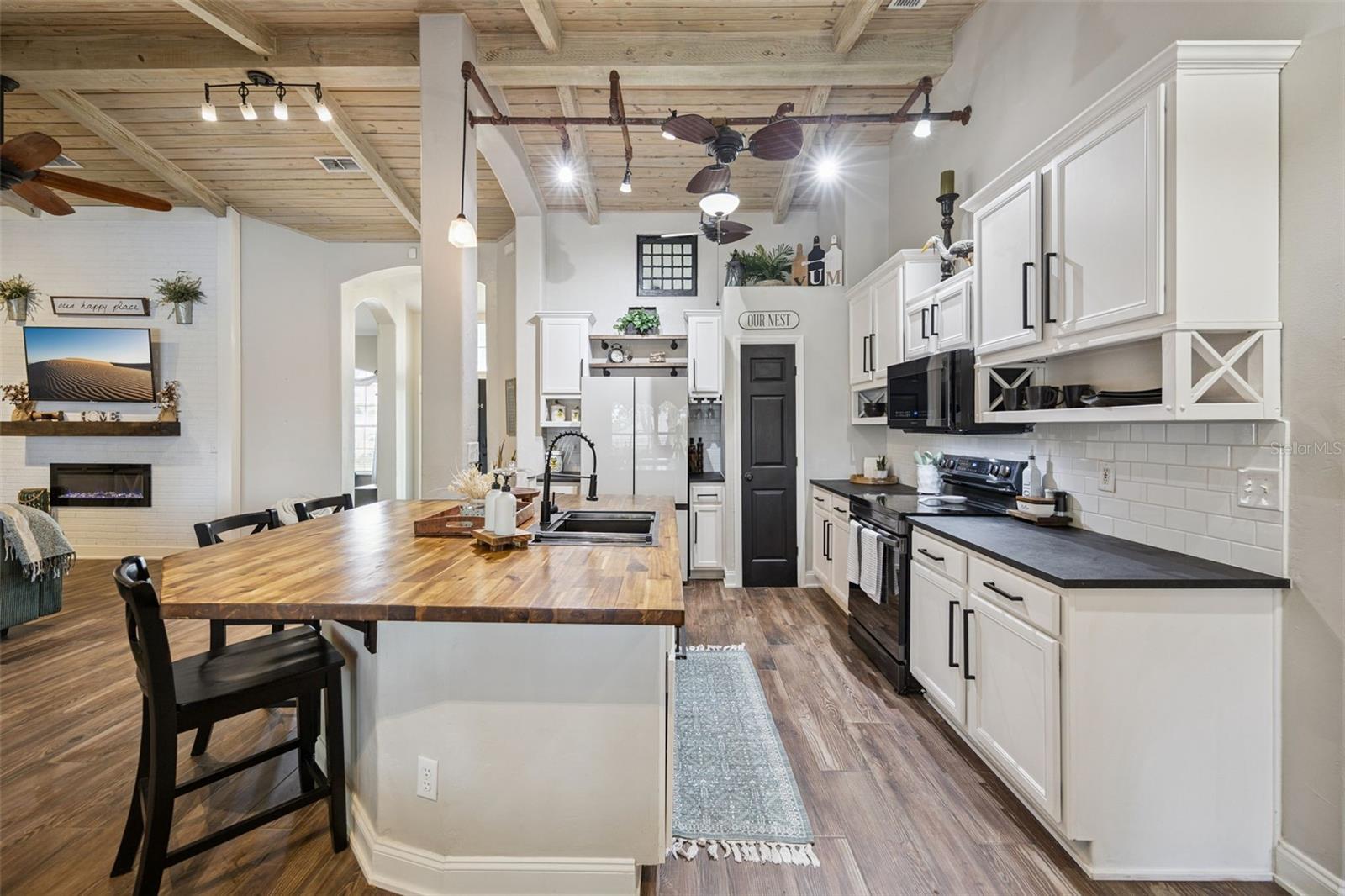 CRESCENT LAKE CLUB THIRD ADD - Residential