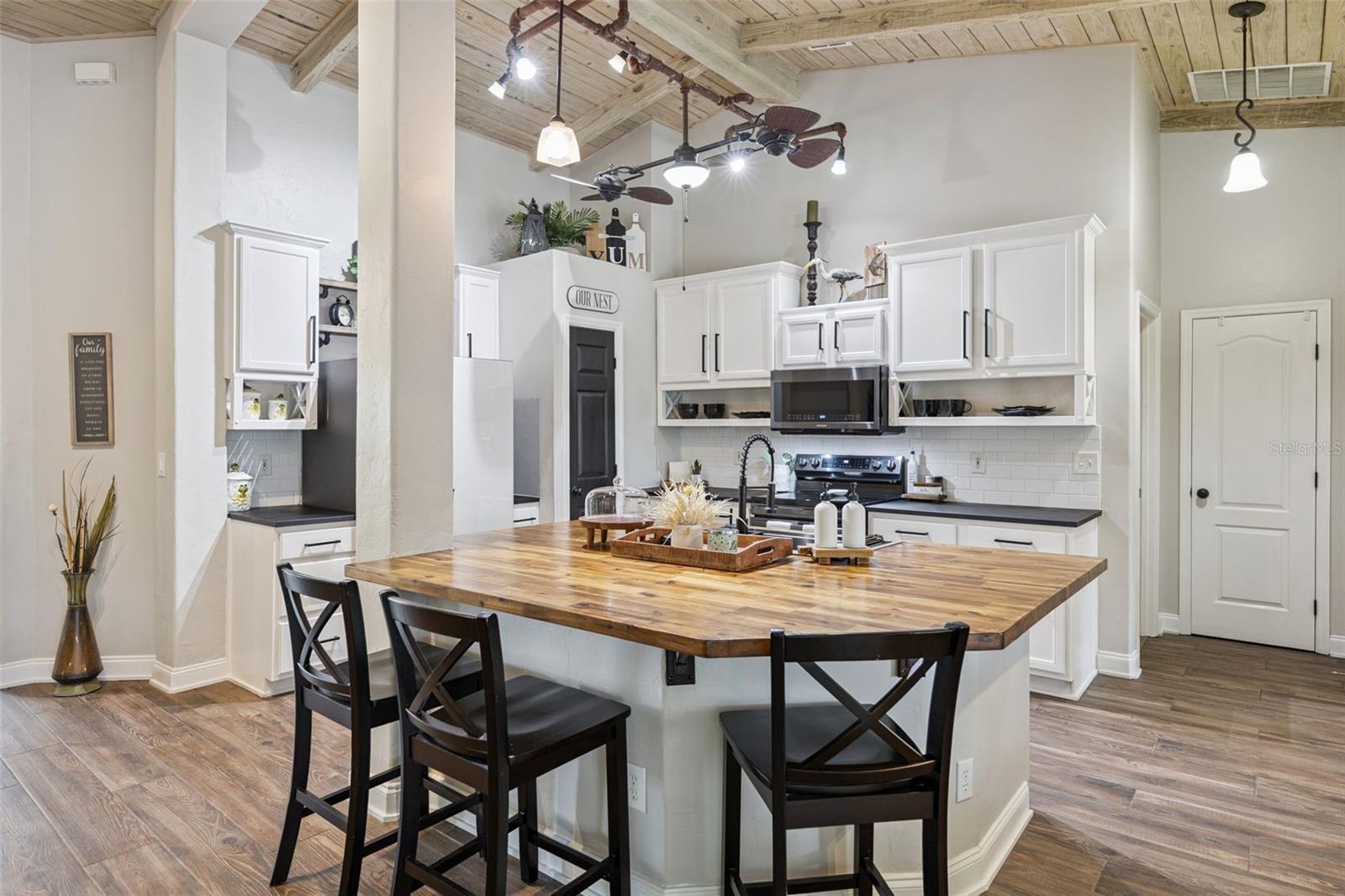 CRESCENT LAKE CLUB THIRD ADD - Residential