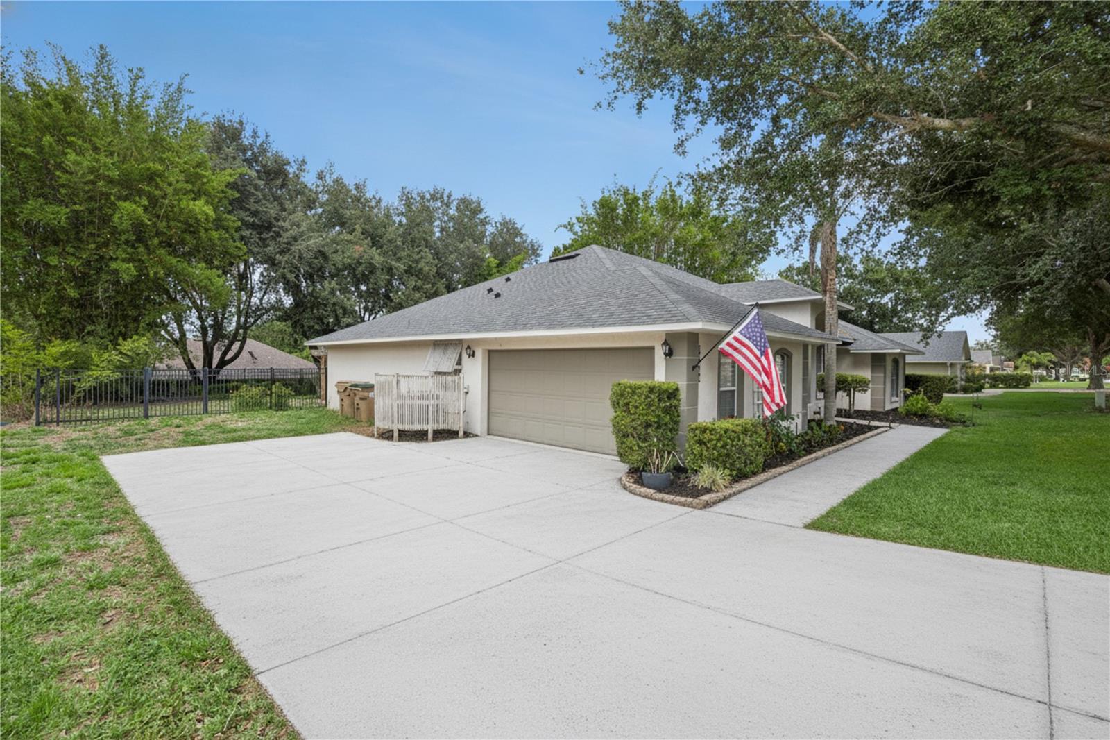 CRESCENT LAKE CLUB THIRD ADD - Residential