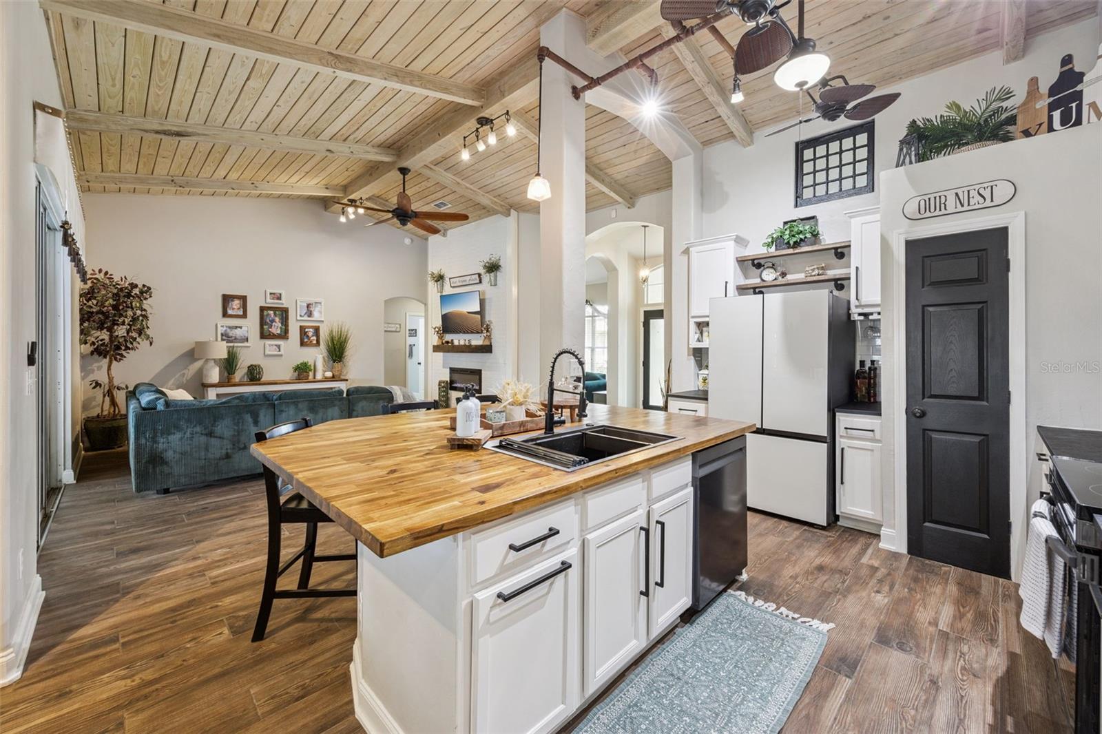 CRESCENT LAKE CLUB THIRD ADD - Residential