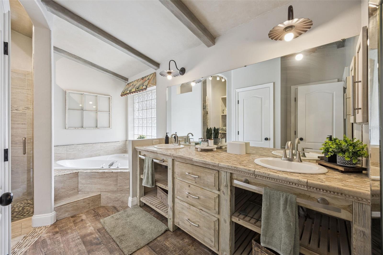 CRESCENT LAKE CLUB THIRD ADD - Residential