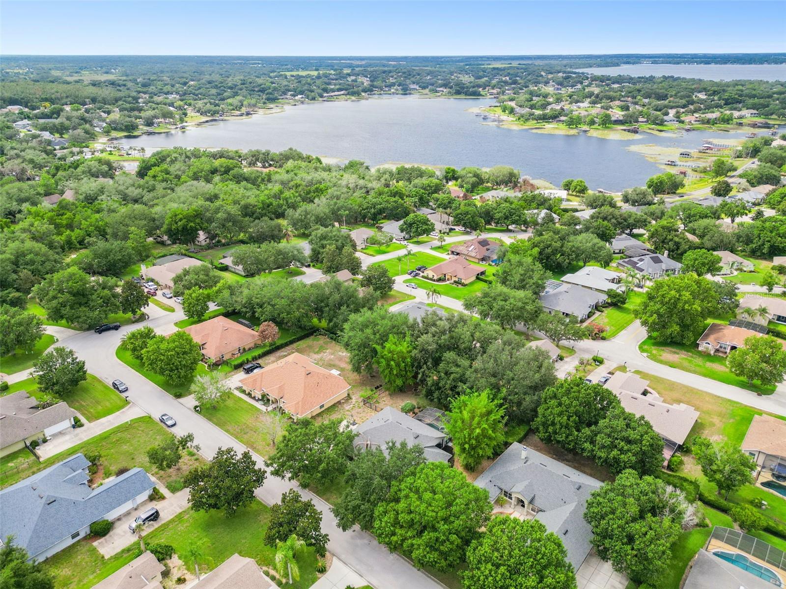 CRESCENT LAKE CLUB THIRD ADD - Residential