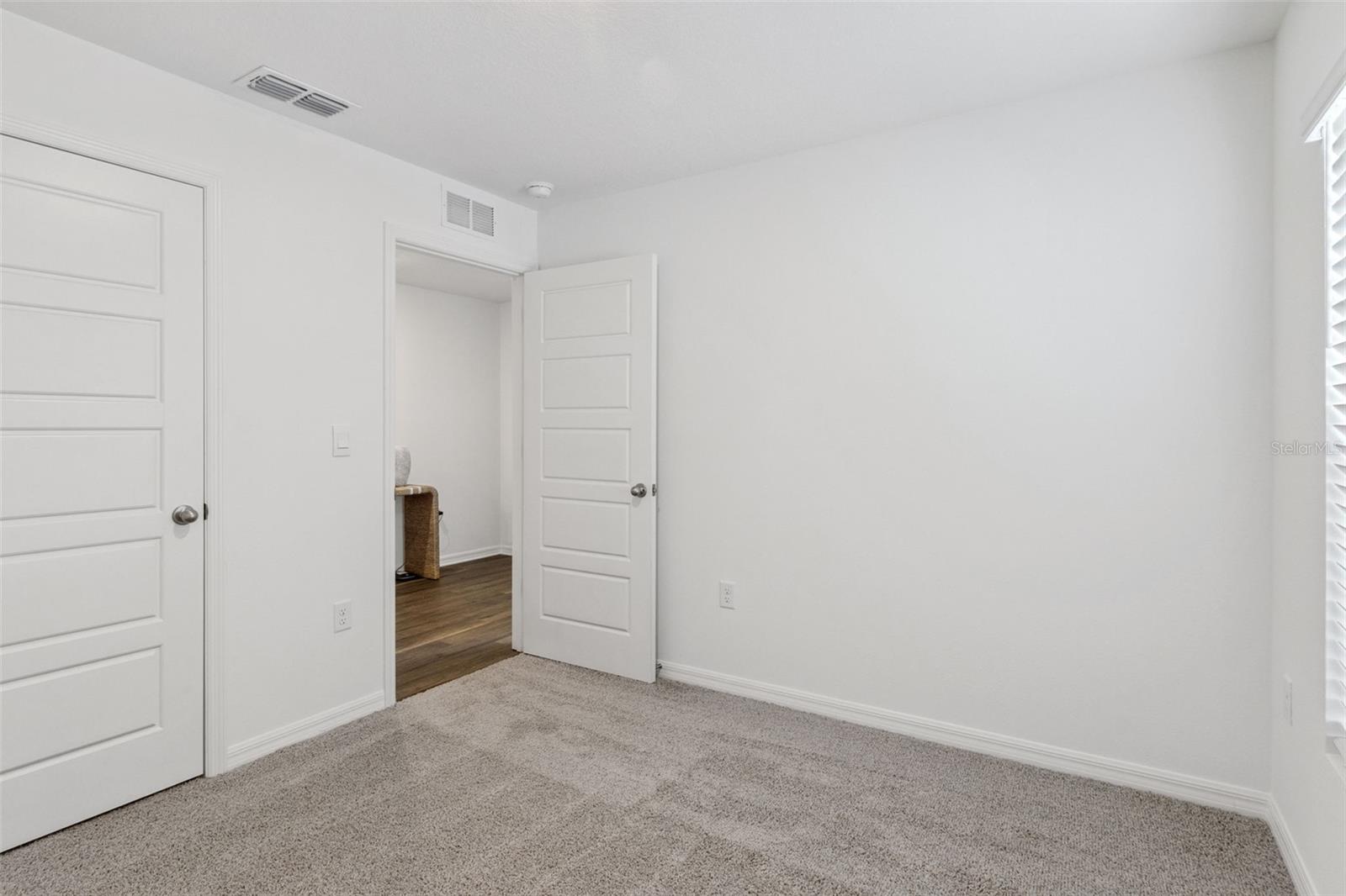 LEOMAS LANDING - Residential