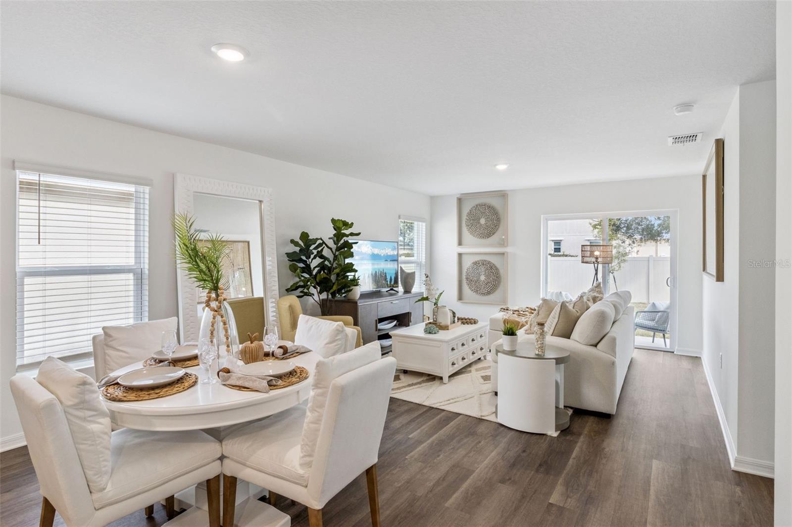 LEOMAS LANDING - Residential