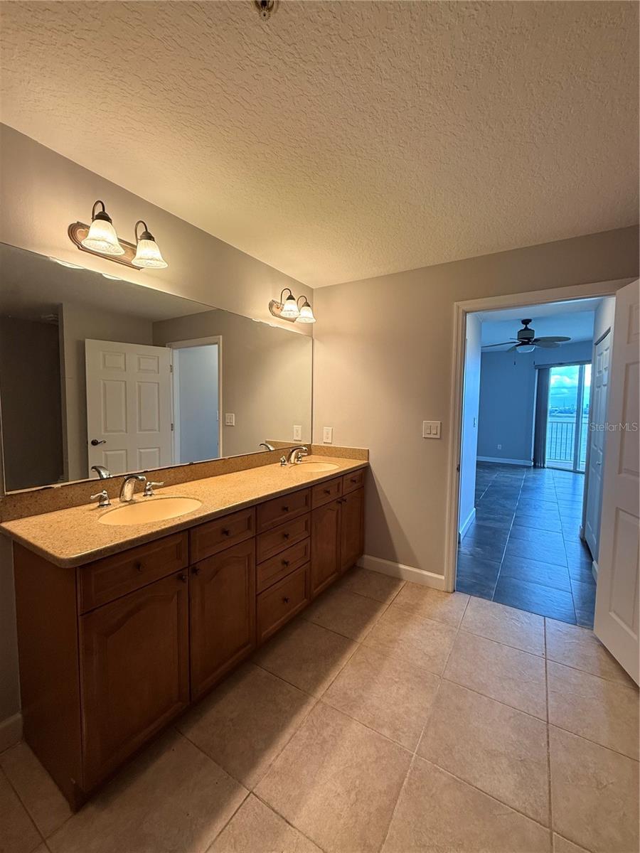 PROMENADE - Residential Lease